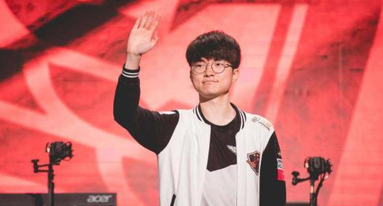 以及卫冕的 以及卫冕的